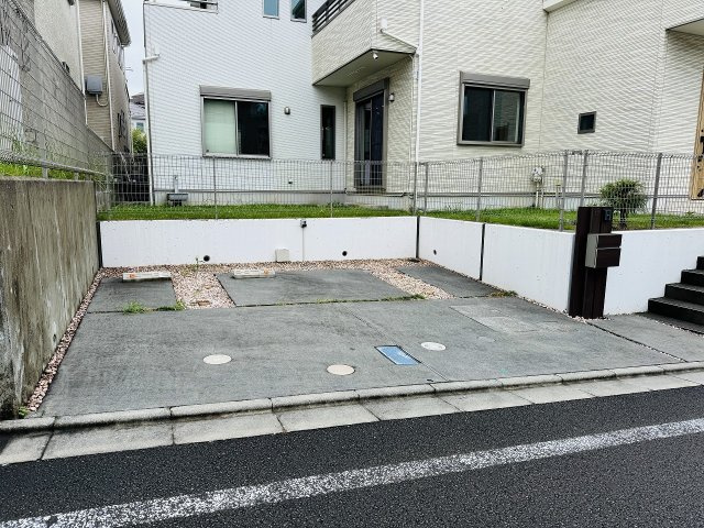 ～並列2台駐車可能カースペース～