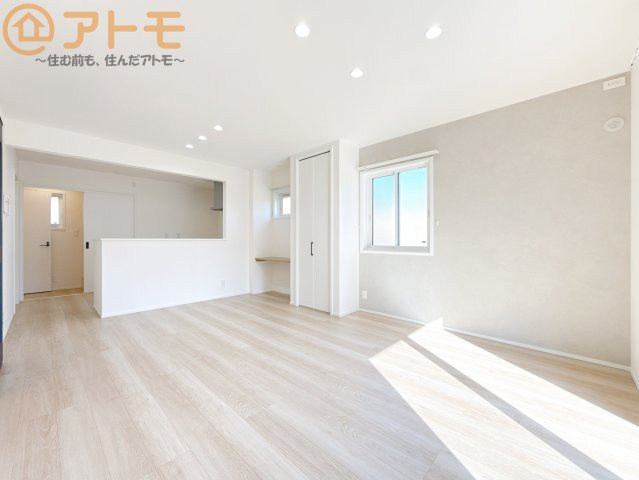 家族団らんのイメージは、リビングを思い浮かべませんか？リビングこそ広々としたお部屋が良いですね♪