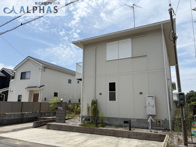 ■閑静な住宅街の1区画♪　■周辺にはスーパーや小学校があり、生活便利です♪
