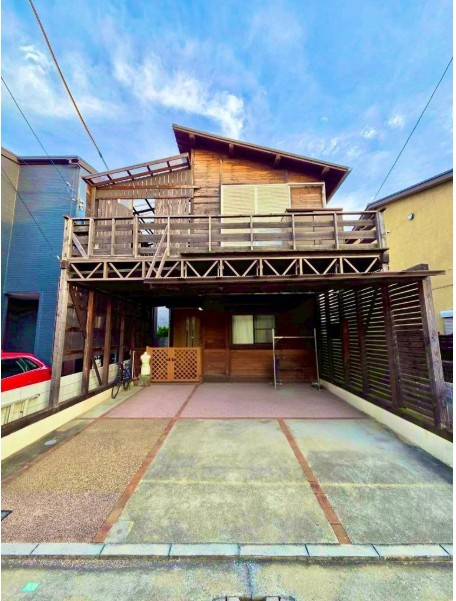 外観：327002235008