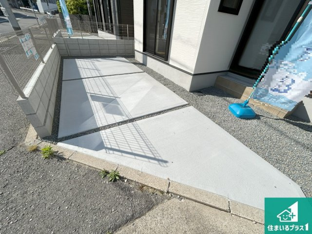 駐車スペース！散水栓があるので、こまめに愛車を洗えます！